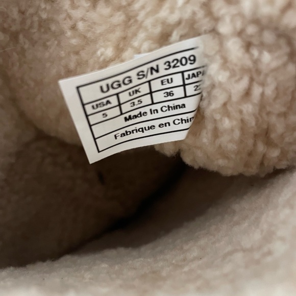 UGG boots - Picture 3 of 3